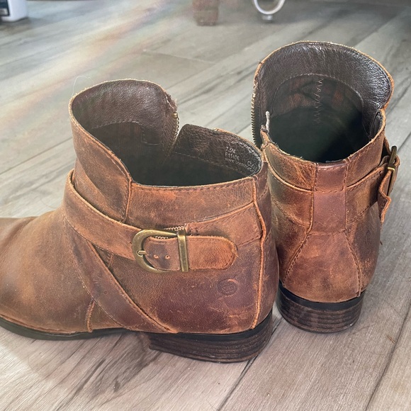 Born brown leather ankle boots with zipper and buckle - Picture 4 of 6